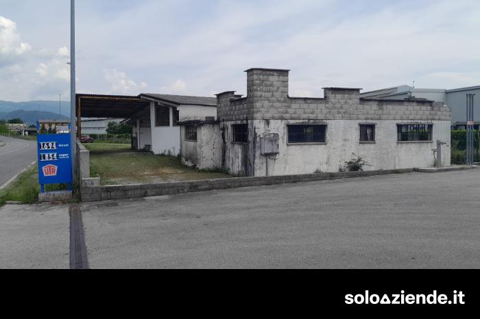 Vendita Fabbricati industriali - Capannoni CAPANNONE COMMERCIALE ARTIGIANALE a Pordenone (PN)